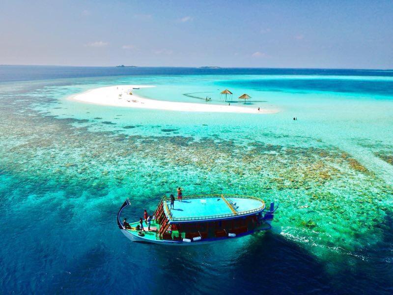 Sunrise By White Sand Dhigurah Дхигура Екстериор снимка