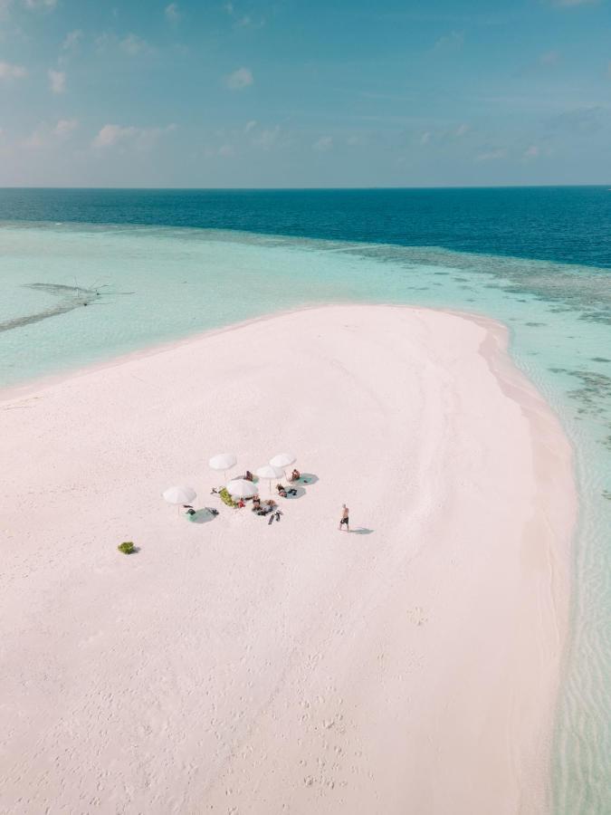 Sunrise By White Sand Dhigurah Дхигура Екстериор снимка